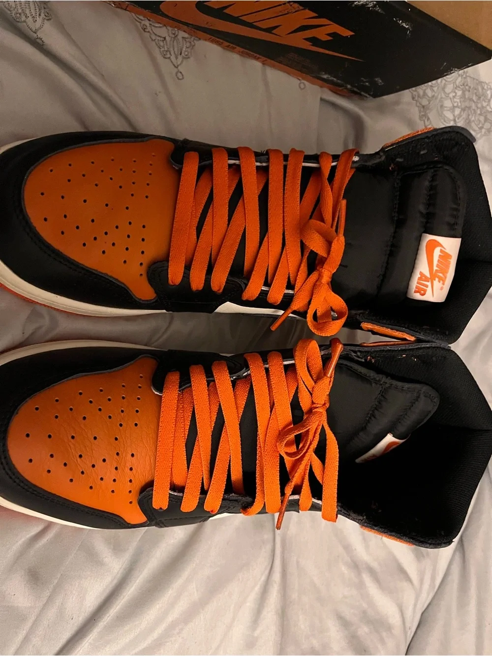 Jordan Low Top Sneakers - Orange/Black